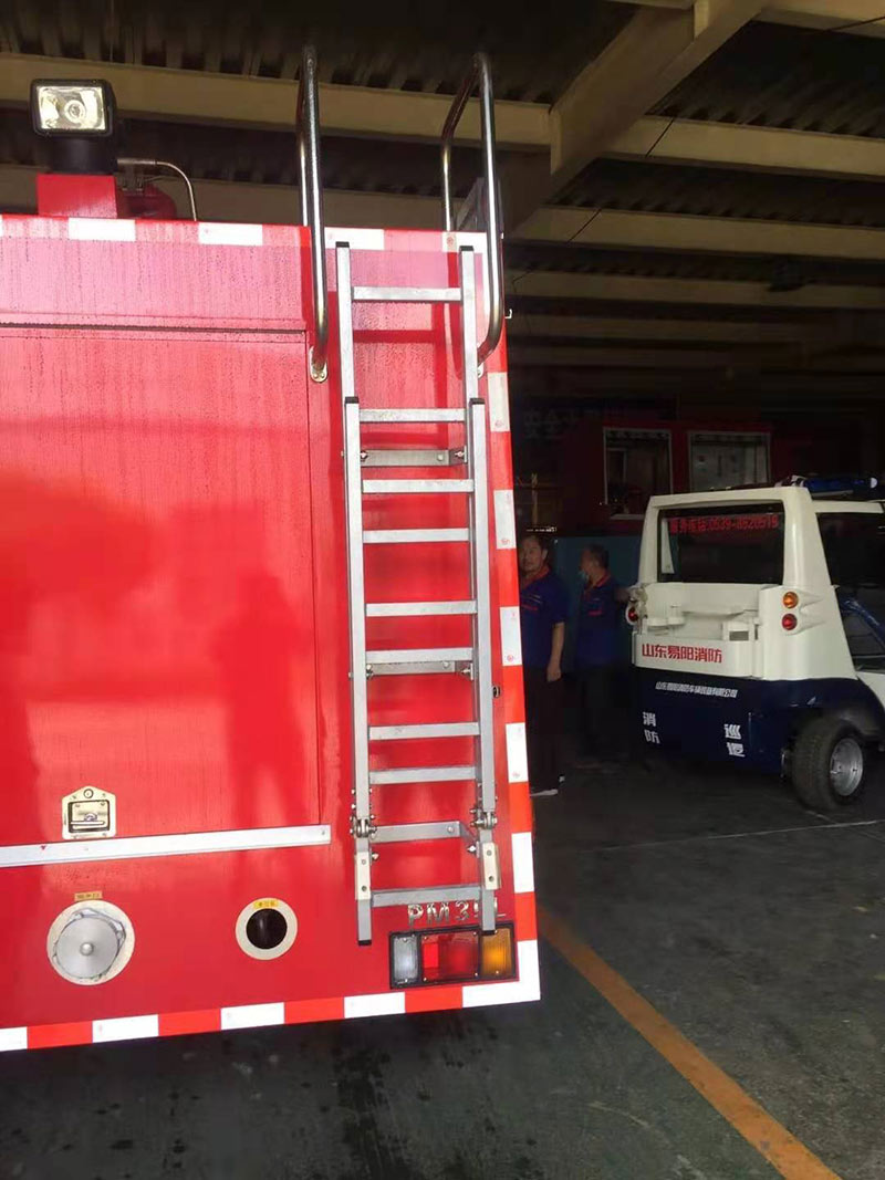 消防車(chē)后爬梯 消防車(chē)后爬梯